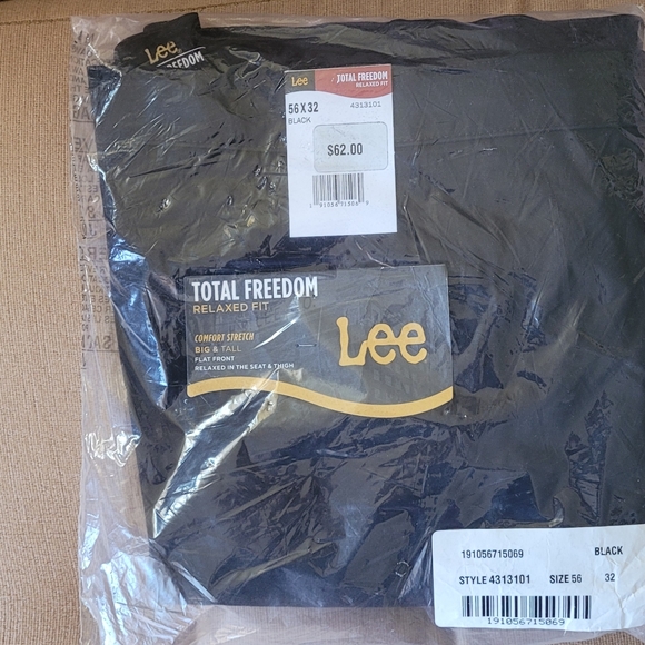 Lee relaxfit NWT black pants - Picture 7 of 7